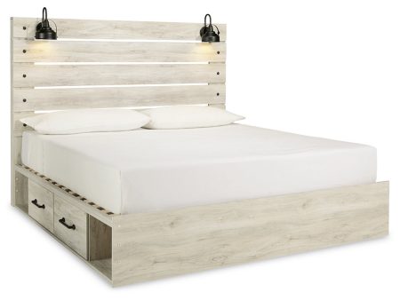 Cambeck Whitewash King Platform Bed with 4 Storage Drawers For Sale